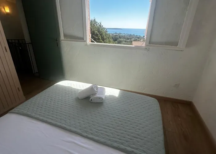 Semesteranläggning (resort) U Latonu - Palombaggia Porto-Vecchio (Corsica)